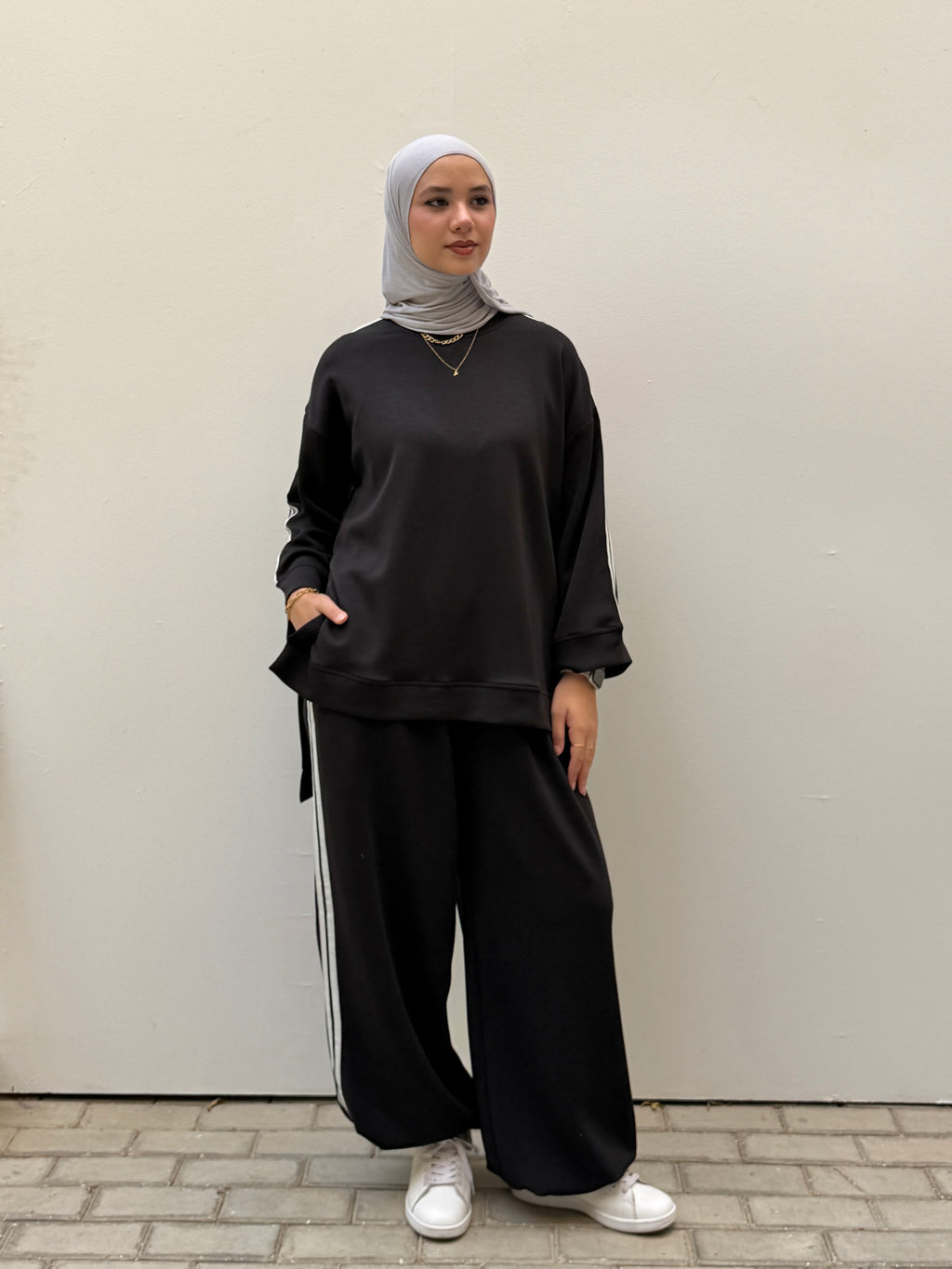Double line set black