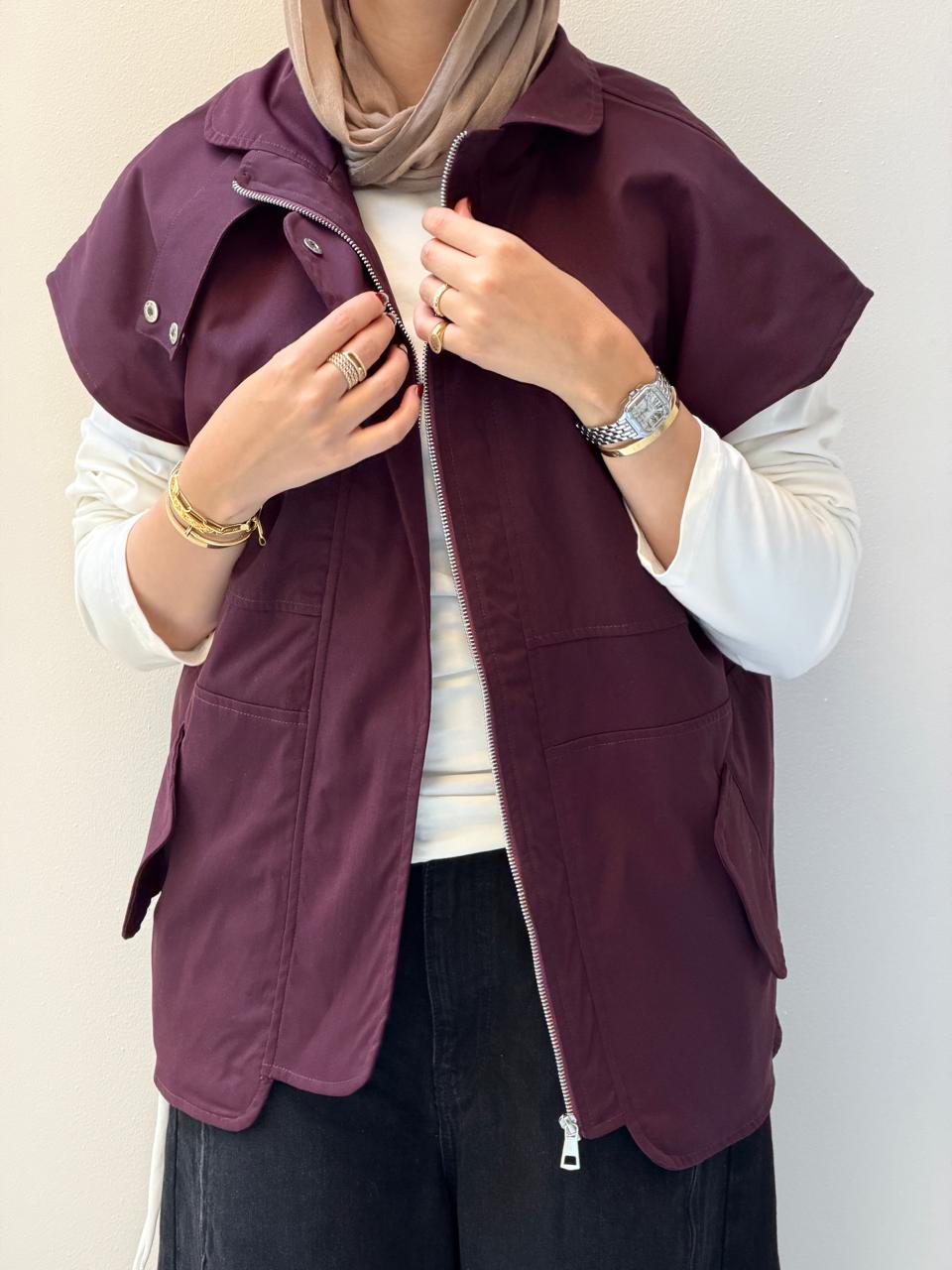 Statement Belt Vest in burgundy